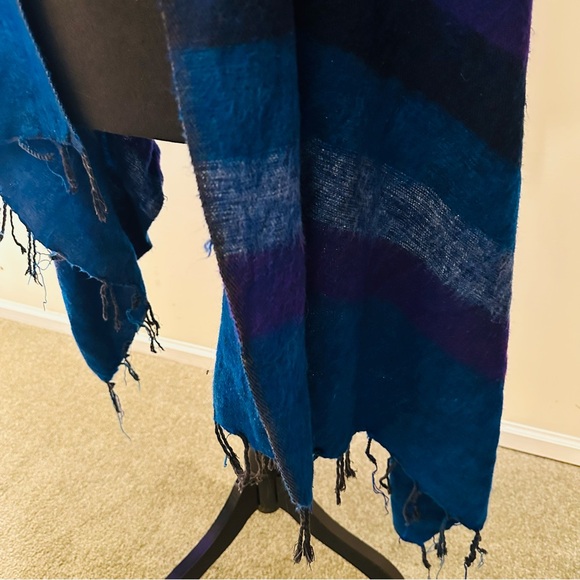 ⭐️ Blue and Purple Striped Shawl no tag possible Alpaca - Picture 4 of 7